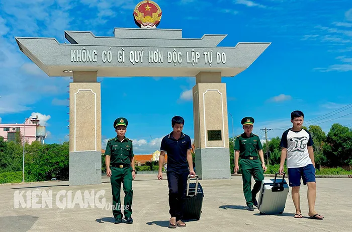 Giải cứu 2 công dân Việt Nam bị lừa bán sang Campuchia